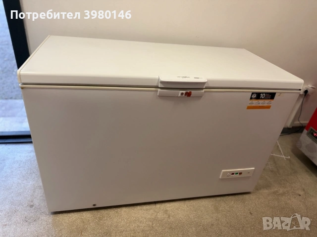 Голям сандъков фризер Whirlpool WHM46112, 437 л, отлично състояние