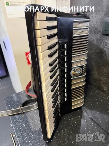 Акордеон WELTMEISTER S4, снимка 4 - Акордеони - 55657178