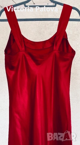 Червена сатенена рокля slip dress Body Zone (KappAhl), размер M, снимка 5 - Рокли - 55162424