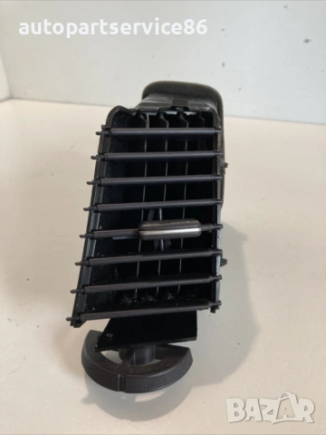 Предна лява въздушна решетка (вент) за Mitsubishi Grandis 2.4 / 4G69 (2004) GN711-04450