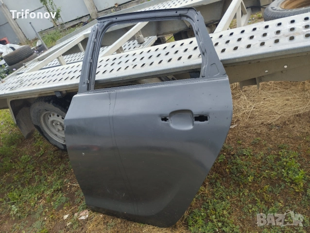 Оригинална задна врата Opel Astra J Hatchback 2009-2015 Опел Астра Ж, снимка 2 - Части - 55050785