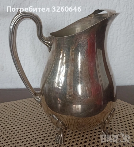 Красива посребрена кана 