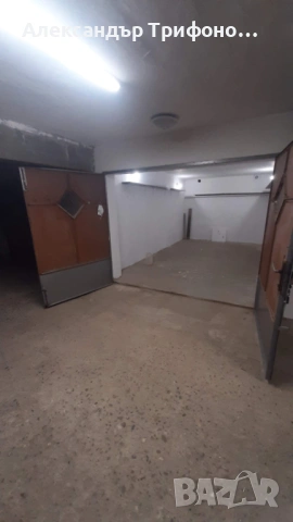 Продава гараж  ул."Г.Бенковски 52", снимка 10 - Гаражи и паркоместа - 53994105