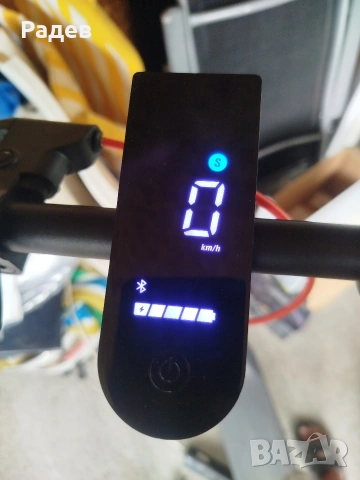 продавам тротинетка XIAOMI 4 LITE 2ND GEN на 77 километра с 3 месеца остатъчна гаранция, снимка 4 - Велосипеди - 54809886