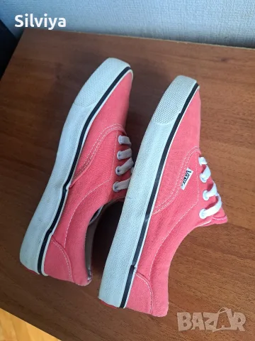 дамски кецове Vans номер 37, снимка 2 - Маратонки - 55336880