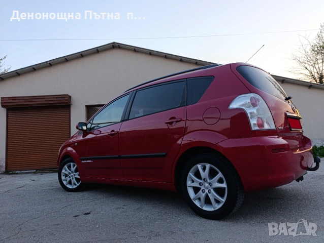 Toyota Corolla Verso 2.2 D4D, снимка 4 - Автомобили и джипове - 54625013