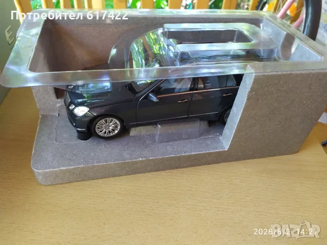 1:18 Метален модел на Mercedes S212 E-Klasse T-Modell / Tenorit Grau / 2009- Minichamps, снимка 2 - Колекции - 55531511
