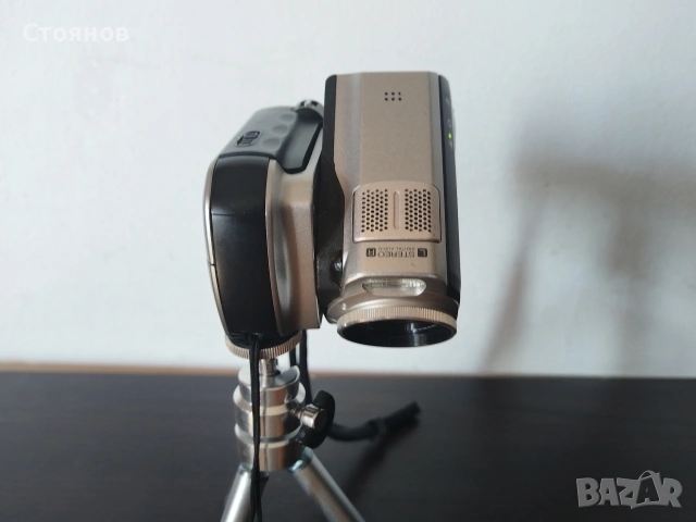Камера JVC Everio GZ-MC200 Japan, снимка 4 - Камери - 54987194