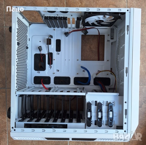 Aerocool XPredator X3 ATX Mid Tower Case, снимка 9 - Захранвания и кутии - 54991084