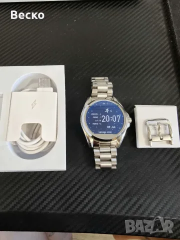 Michael Kors Acess Bradshaw