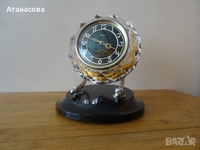 Настолен часовник Маяк Кристал 1965 г, снимка 13 - Антикварни и старинни предмети - 55414528