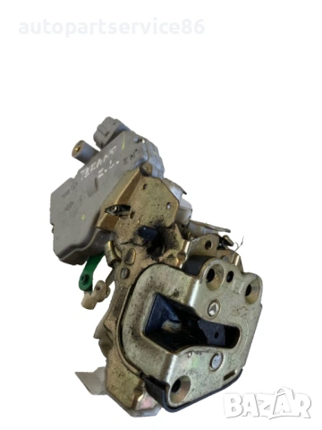 Заключващ механизъм за задна лява врата за Nissan Terrano 3.0 D (2005)