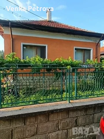 Продава се масивна едноетажна къща с гараж и лятна кухня в гр. Бяла Слатина