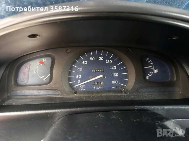 Toyota Hilux D-4D, снимка 8 - Автомобили и джипове - 55178668