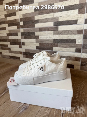 Дамски маратонки Guess, снимка 4 - Маратонки - 54492337