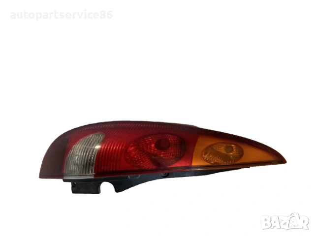 Заден ляв стоп за Nissan Almera Tino (2001-2006)