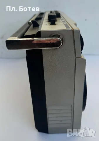 Радиокасетофон Hitachi TRK-7011E, снимка 4 - Радиокасетофони, транзистори - 55551779