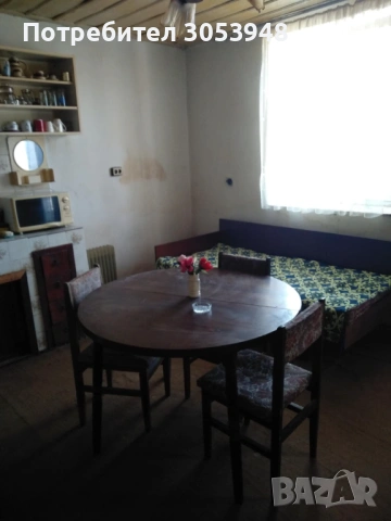 Продавам двуетажна къща в центъра на град Брезово , снимка 12 - Къщи - 53950992