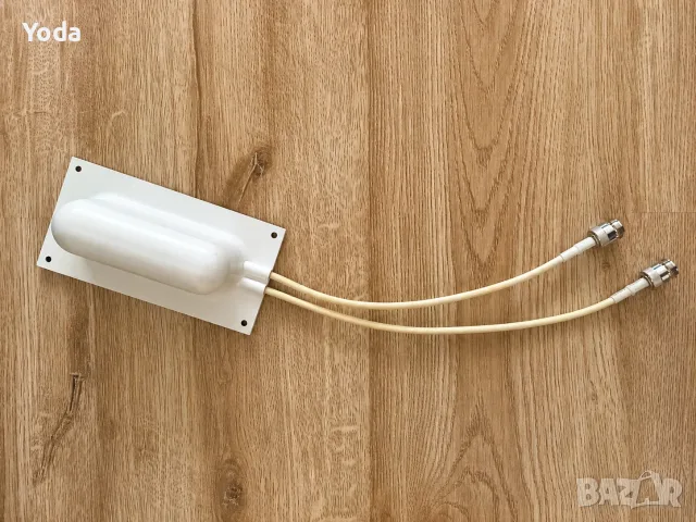 Антена L-com HyperLink HG2405SD-135 – 2.4 GHz 5 dBi Spatial Diversity Antenna