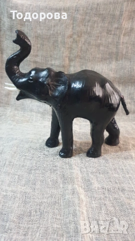 Пластика на слон от естествена кожа, снимка 2 - Антикварни и старинни предмети - 54088450