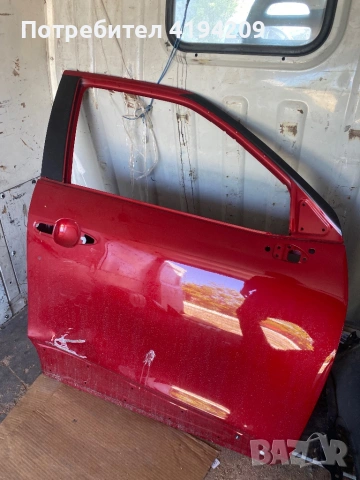 Toyota Yaris cross дясна врата 50 евро , снимка 2 - Части - 54439981