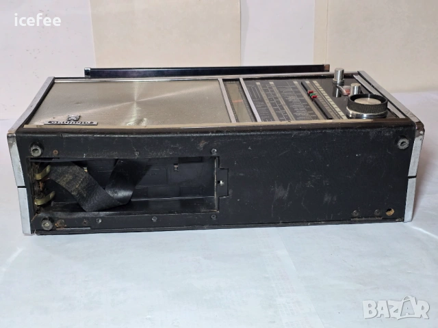 Grundig Satellit 6001 радиоприемник, снимка 10 - Радиокасетофони, транзистори - 54396451