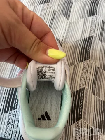 Adidas детски маратонки, снимка 6 - Детски маратонки - 55614423
