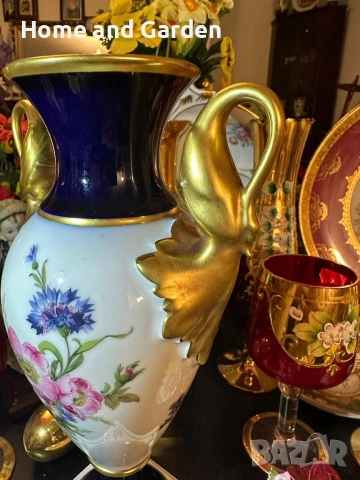 💎 A.K. Kaiser “Imperial” Echt Scharffeuer Kobalt – Колекционерска порцеланова ваза с лебеди, снимка 4 - Декорация за дома - 54026287