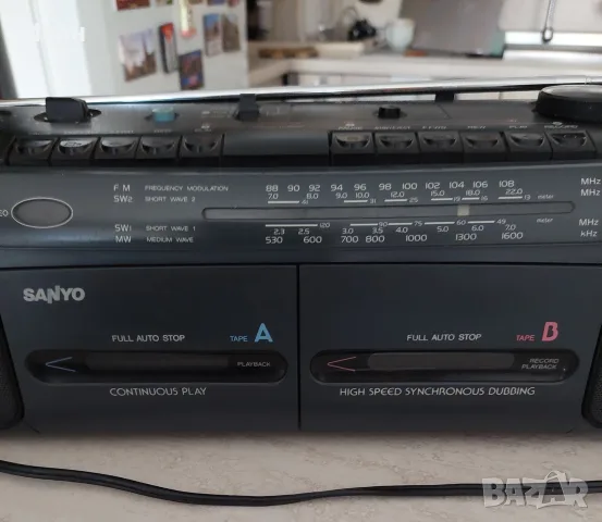Двукасетъчен радиокасетофон SANYO, снимка 2 - Радиокасетофони, транзистори - 55466804
