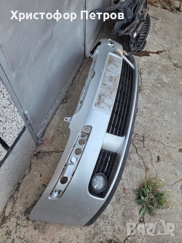 предна броня за vw golf 5 , снимка 2 - Части - 54935228