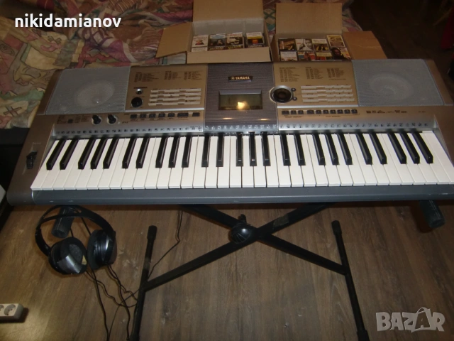 Продавам синтезатор YAMAHA YPT-400 запазен   