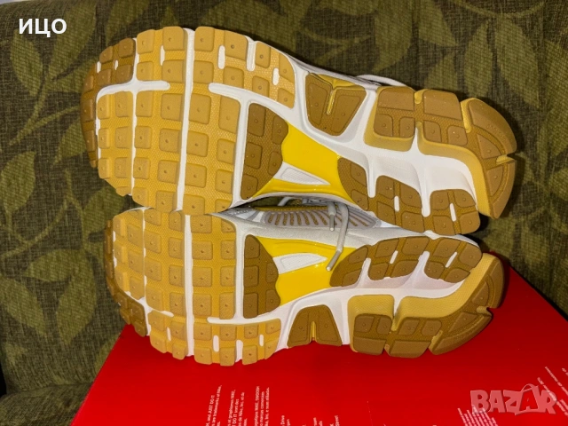 Нови дамски маратонки Nike zoom vomero to 5 w, снимка 2 - Маратонки - 54416992