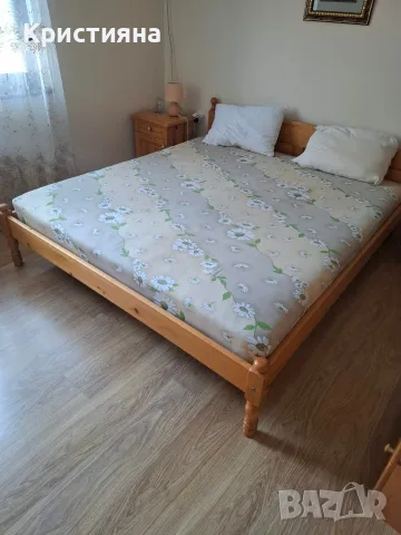 Дървена спалня + матрак и две нощни шкафчета, снимка 3 - Спални и легла - 55672937