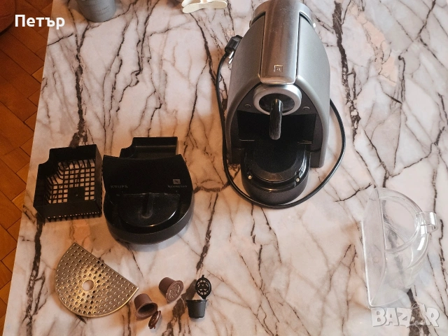 Капсулна кафемашина Krups Nespresso Le Cube + БОНУС многократни капсули