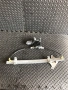 Механизъм за стъкло с мотор за предна лява врата за Nissan Almera N16 (2002) 400601T3, снимка 1