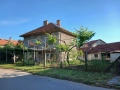 Продавам/Заменям двуетажна къща на 5 минути пешеходно разстояние от центъра на град Берковица , снимка 1