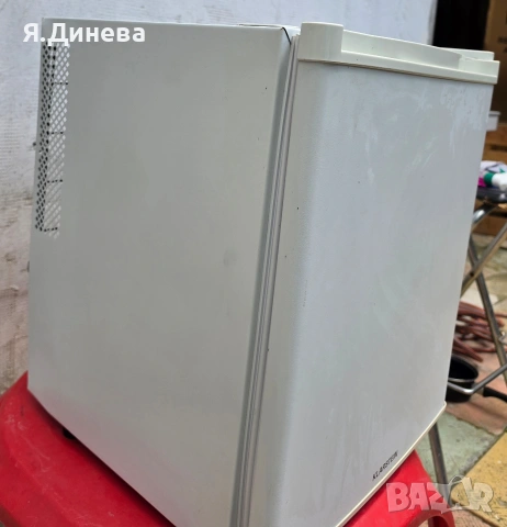 Мини-хладилник Klarstein 38L за части, снимка 2 - Хладилници - 54737160