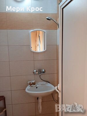 Под наем самостоятелна обзаведена стая до пазара и стадиона на Велико Търново , снимка 3 - Стаи под наем - 54172765