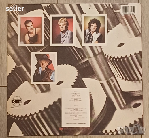 Queen ‎– The Works Издание 1984г Състояние на винила:звука е NEAR MINT Състояние на обложката:NEAR M, снимка 2 - Грамофонни плочи - 54084394