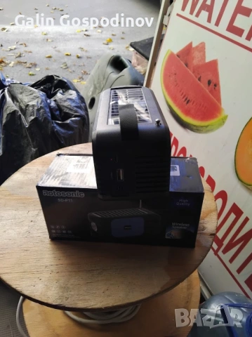 Соларно радио и фенер, снимка 2 - Радиокасетофони, транзистори - 54081705