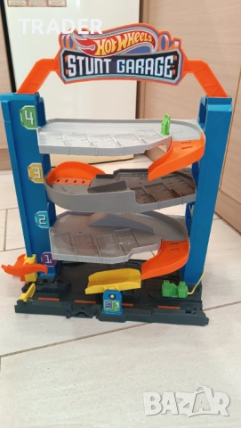 Hot Wheels® Stunt Splash Car Wash™ Stunt Garage™ автомивка Хот Уилс, снимка 6 - Коли, камиони, мотори, писти - 40816007