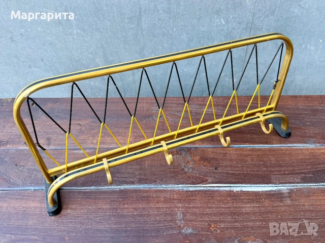 Метална закачалка