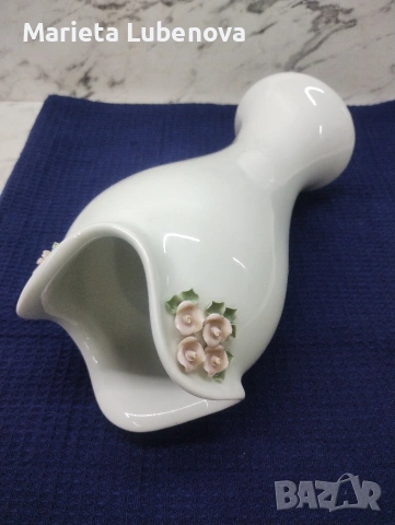 Много красива ваза на Китка Нови Пазар 