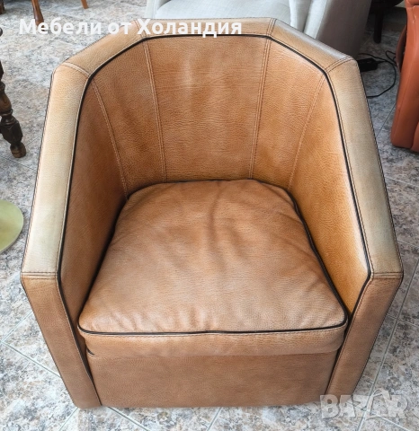 Малък кожен фотьойл, снимка 2 - Дивани и мека мебел - 54967394