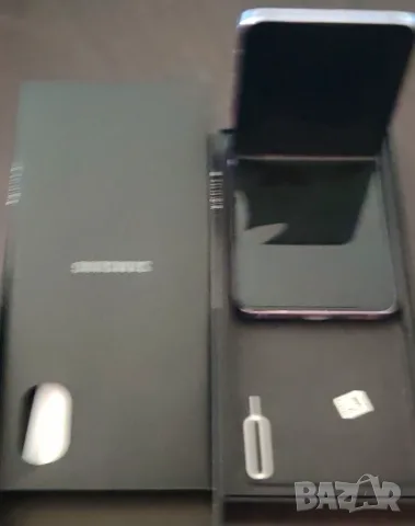 Samsung Galaxy Z Flip 4 за резервни части, снимка 2 - Резервни части за телефони - 55324647