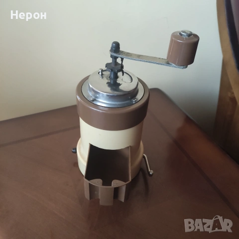 Мелница за кафе от соца, снимка 2 - Сервизи - 55273007