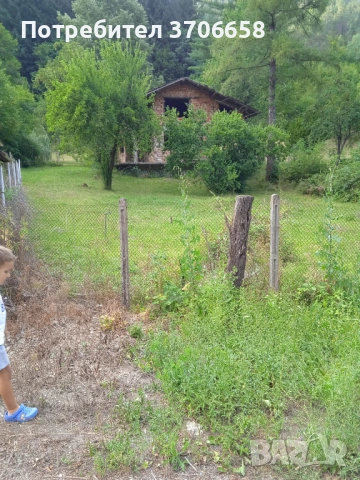 ПРОДАВАМ МАСИВНА СГРАДА /ВИЛА/
