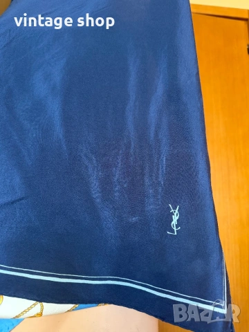 Копринен шал Yves Saint Laurent, снимка 11 - Шалове - 54251441