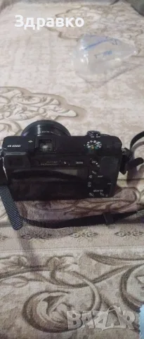 продавам фотоапарат Сони а6000 като нов нее ползван , снимка 2 - Фотоапарати - 55663244