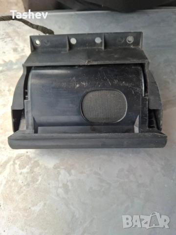 Пепелник за Audi 80, снимка 3 - Части - 54672415